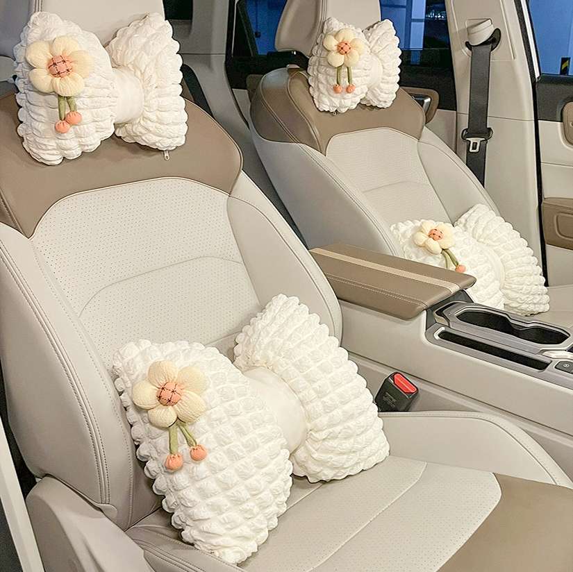 クッション ふわふわお花のリボン型車用クッション