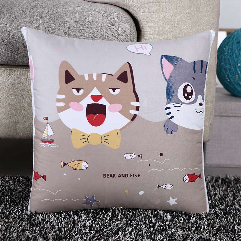 クッション 猫たちのお魚パーティークッション