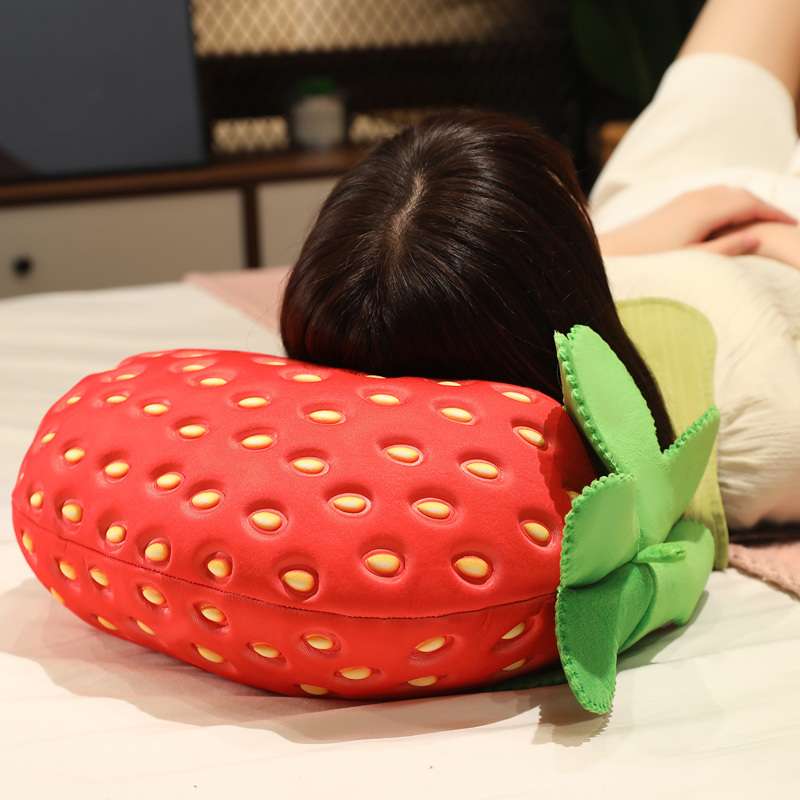 クッション いちご型ふわもちクッション