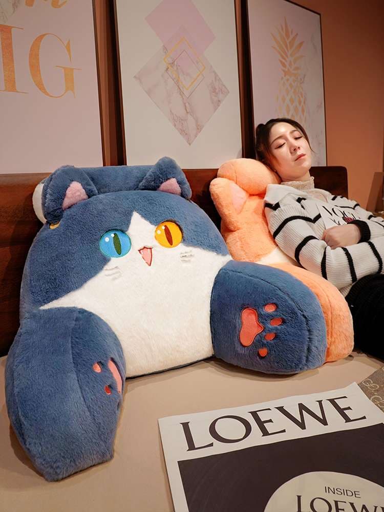 クッション 個性的な目のネコ型背もたれクッション