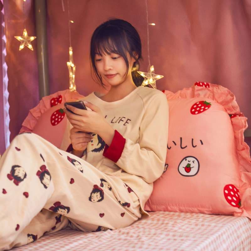 クッション いちご柄ラブリークッション