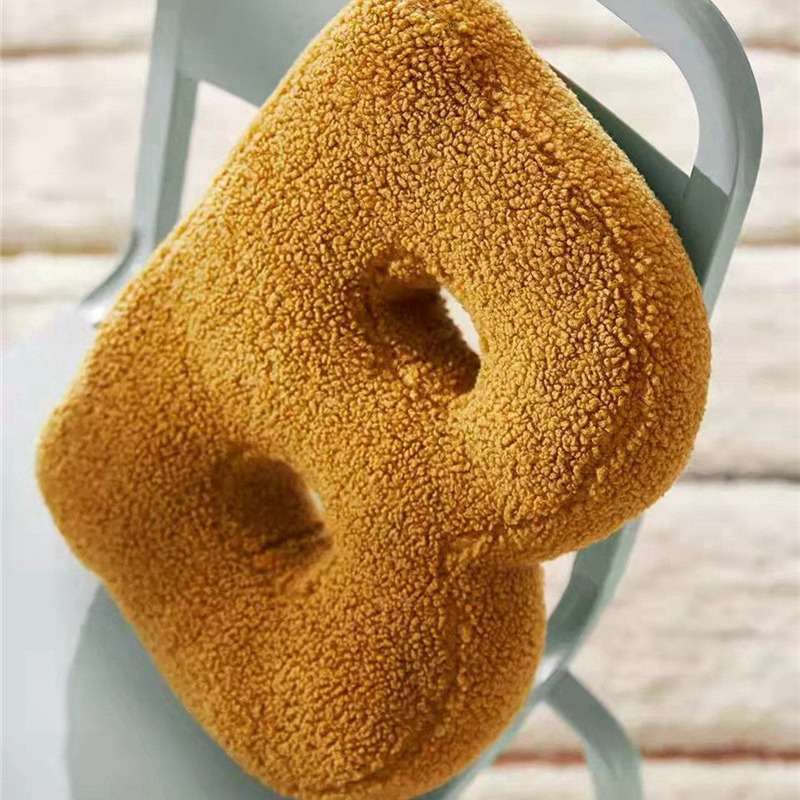 クッション アルファベットもこもこクッション