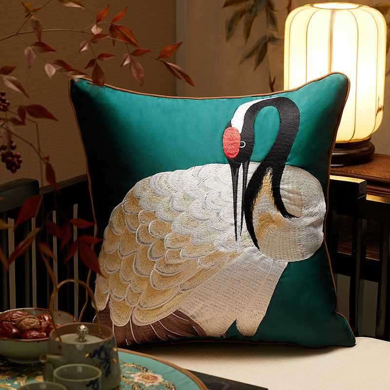 クッション 雅やか鶴刺繍クッション 和風インテリアの逸品